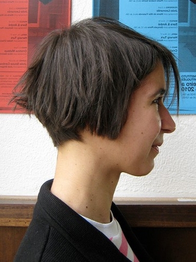 asymetryczne fryzury krótkie uczesanie damskie zdjęcie numer 113A